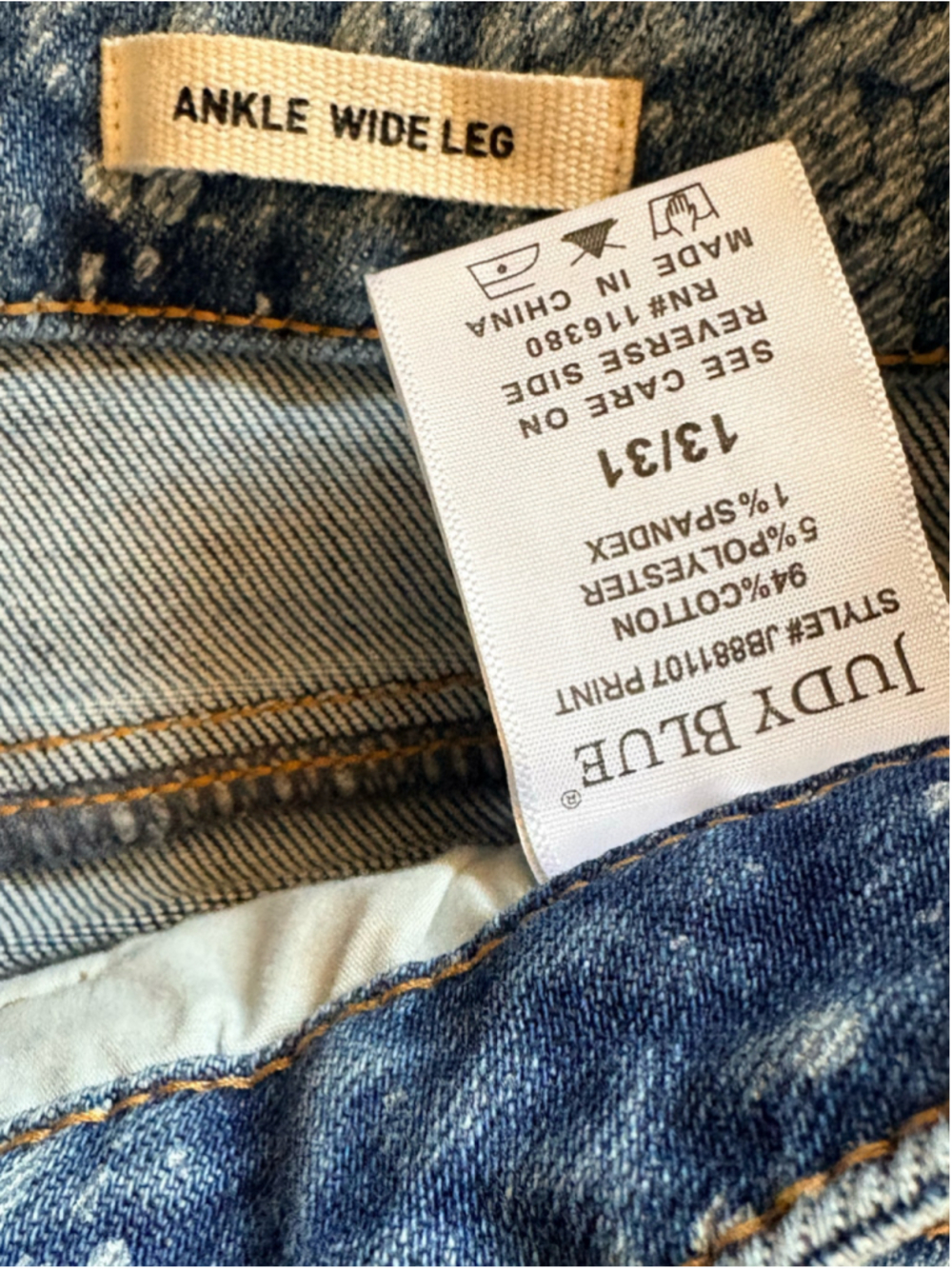 Judy Blue "SNEAKY SNAKE" Print Ankle Wide Leg Jeans Size 13/31 - Picture 6 of 9